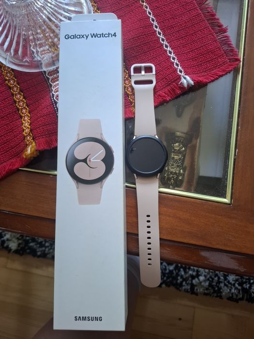 Часовник Watch 4