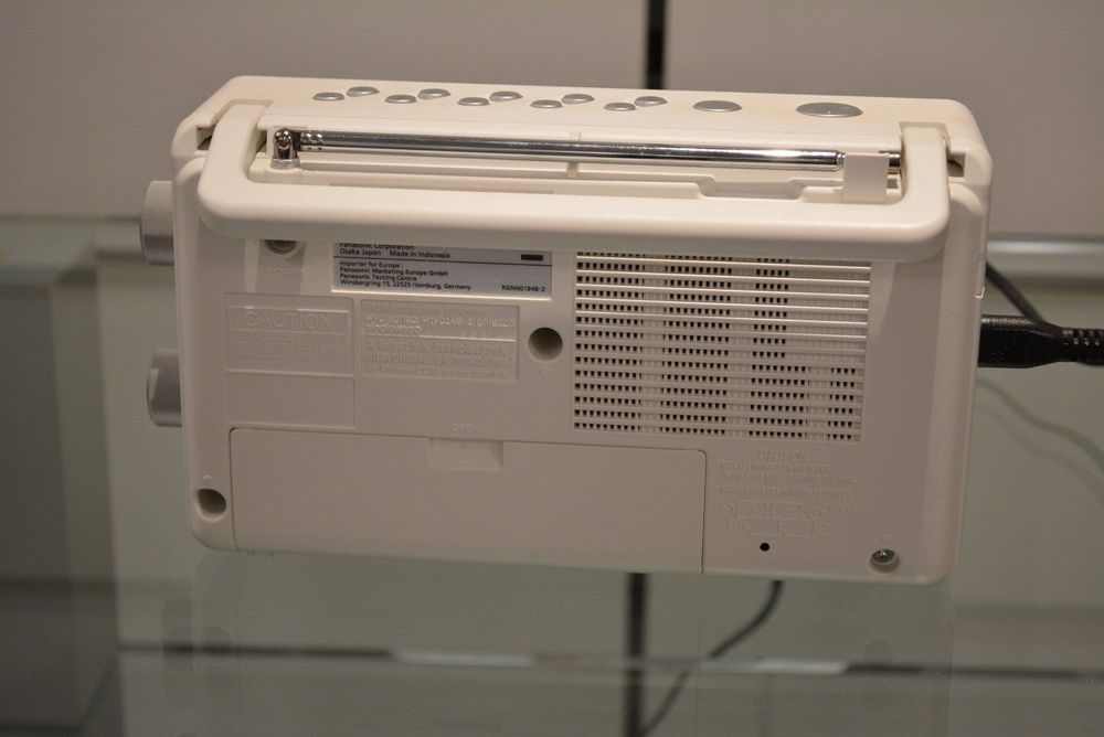 Radio digital portabil Panasonic RF-D10 cu receptie DAB +