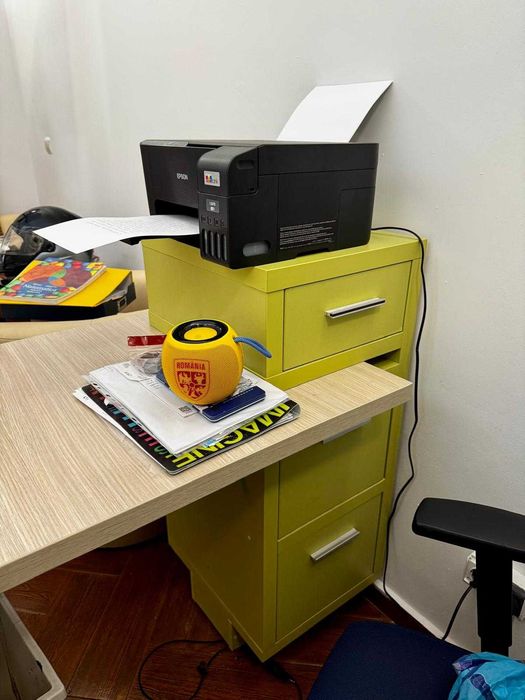 Set Mobilier Premium Recepție / Birou (2 Birouri masive + Dulap Vitrină)