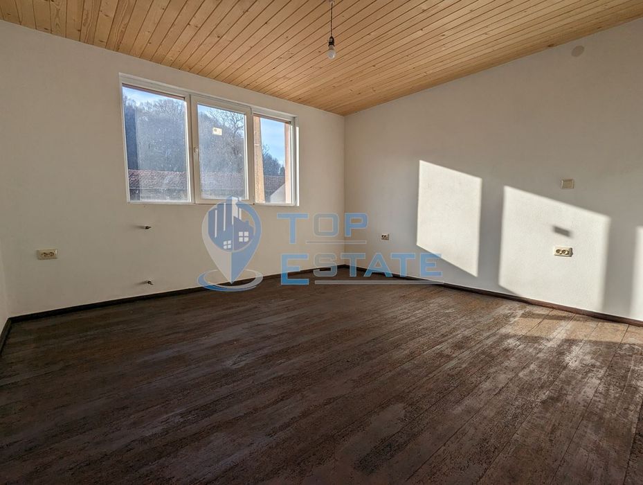 Продава се Къща в Плачковци - 160 кв.м за 563 €/кв.м - Снимка #2