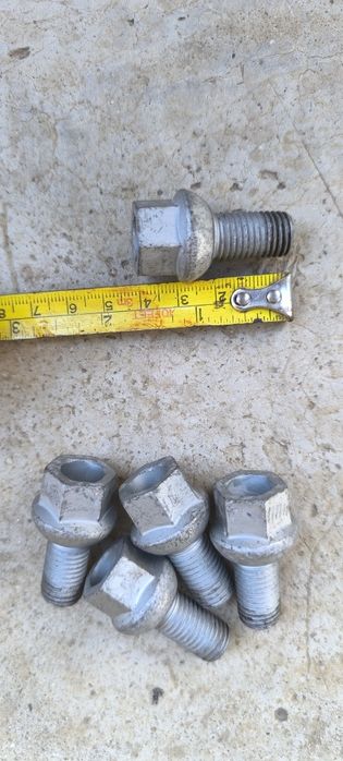 Болтове за джанти M12 x 1,5 - 19мм. дължина на резбата