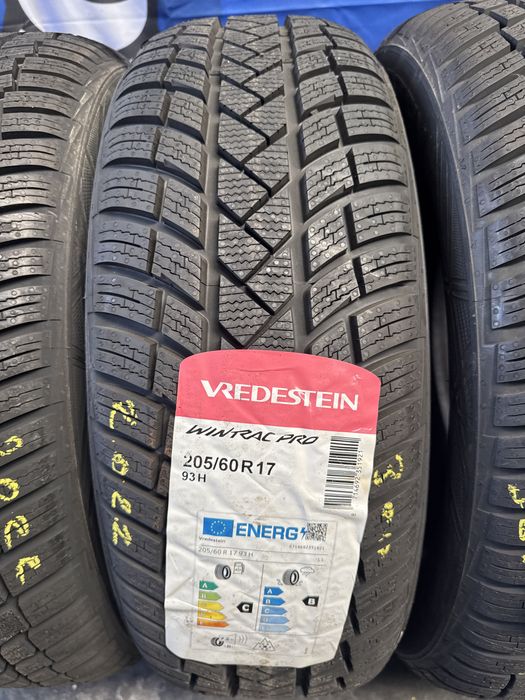205/60/17 Vredestein 93H noii