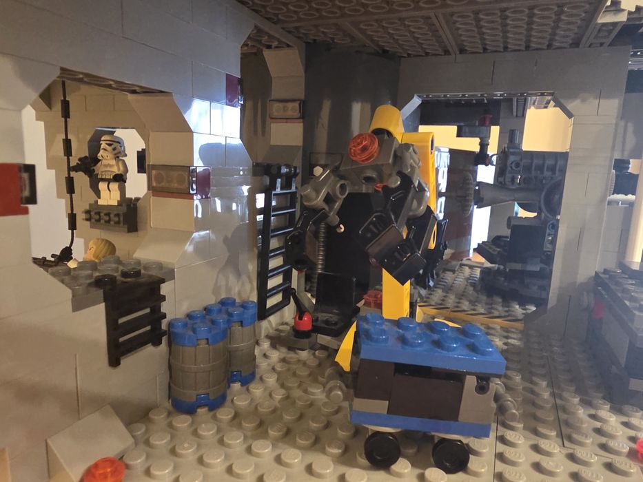 Продавам - Lego Star Wars: Death Star (10188)