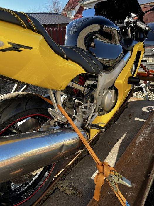 Vand Honda CBR 600 F4