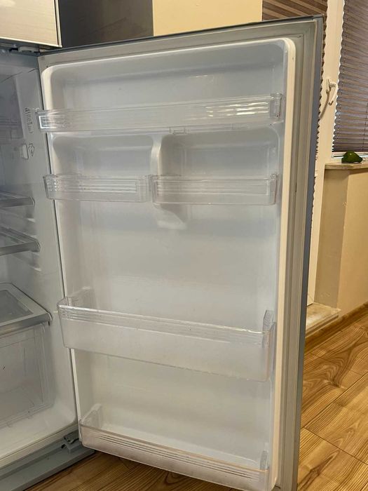Хладилник Sharp - работещ