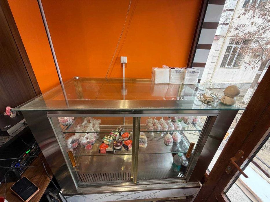 Витринный холодильник