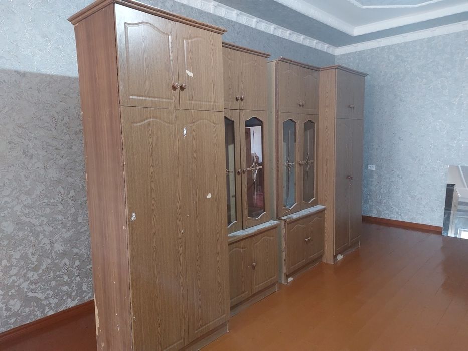 Шкаф стенка ортаси ойнали
