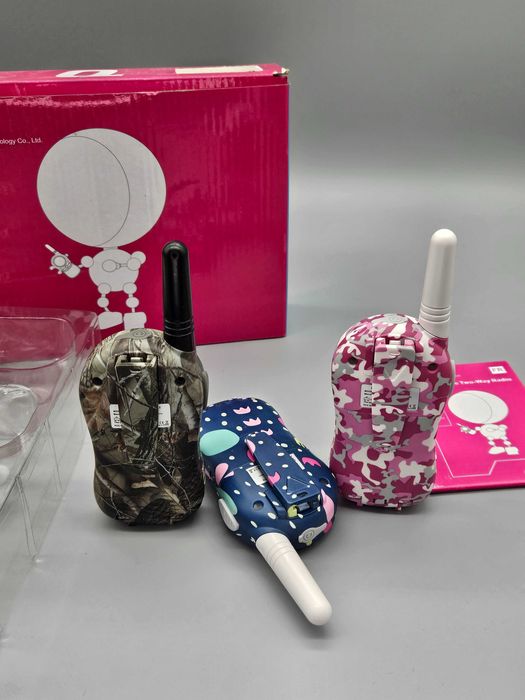 Комплект 3 бр. уоки-токи радиостанции (с дисплей) – различни дизайни