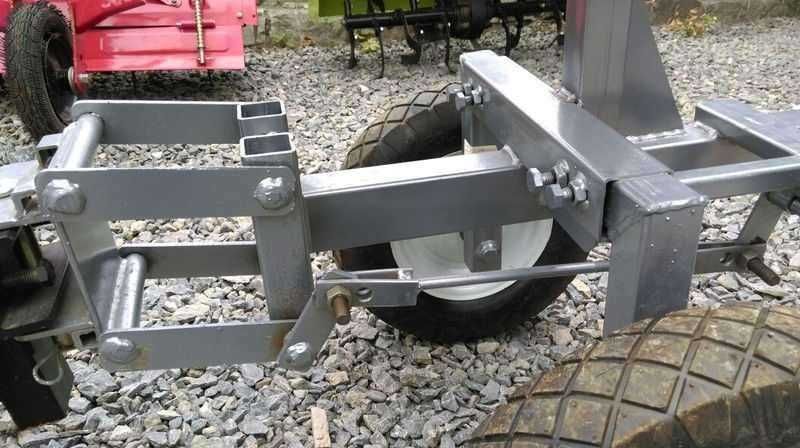 Scaun tapitat - carut reglabil cu roti pentru motocultor motosapa NOU