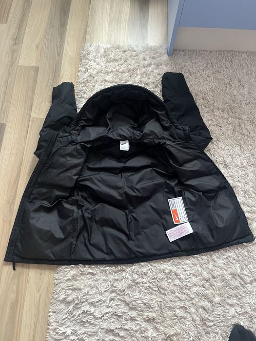 Оригинално детско яке NIKE за момиче!