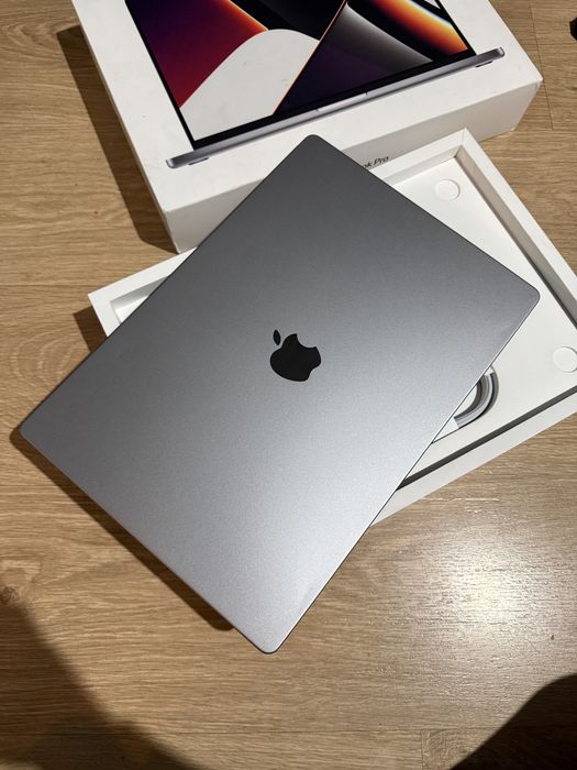 MacBook Pro 16inch M1 Max 64RAM 2TB SSD