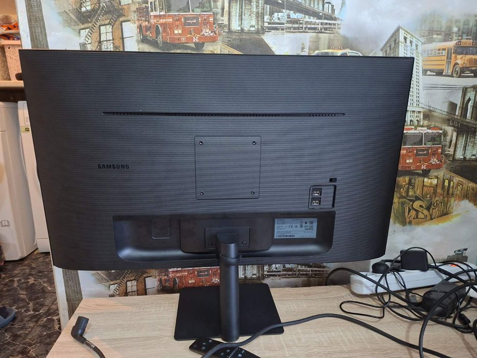 Samsung (Самсунг) S32AM500NR