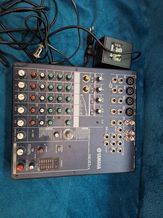 Mixer Yamaha MG82CX 8CH cu efecte SPX profesionale – stare foarte bună
