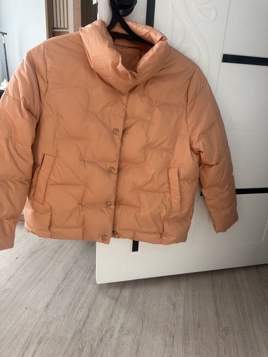 Продам ветровку недорого