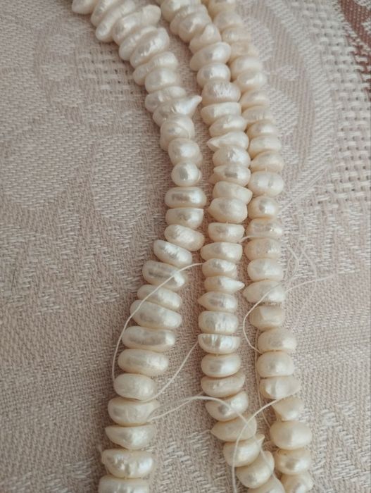 Жемчуг сотилади. Табий