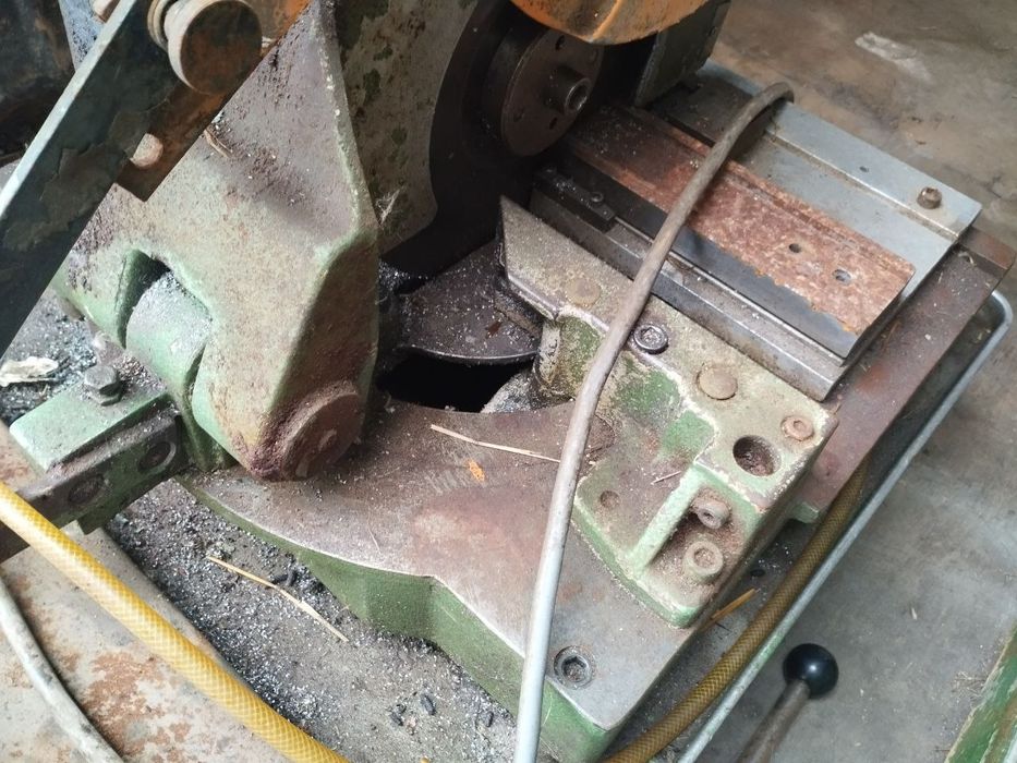 Машина пендула за метал трифазна внос от Англия Герунг