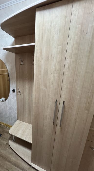 Гарнитур для коридора: шкаф + тумба + зеркало