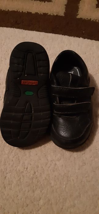 Vând pantofiori copii Timberland