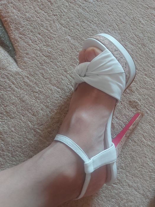 Босоножки basconi