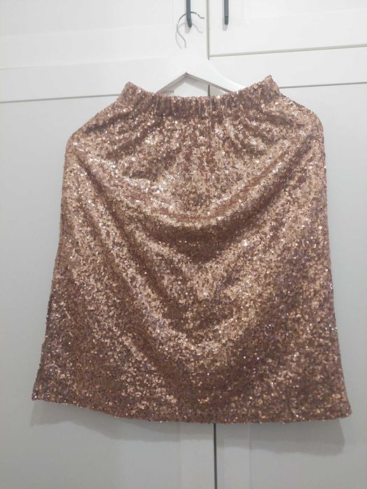 Пола и бюстие златист цвят Зара