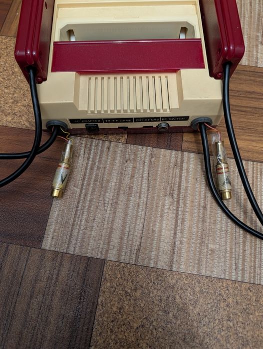 Продаю Famicom с AV модом