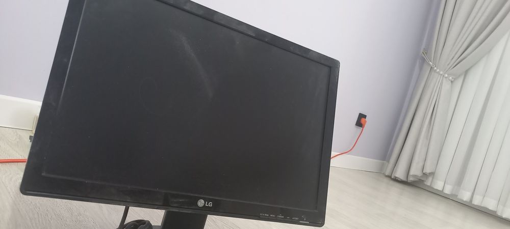 Монито LG срочно продаётся рабочий