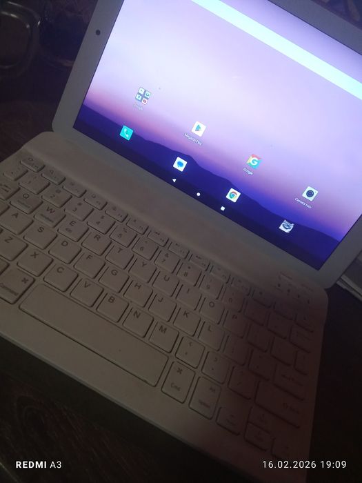 Tableta youtopt cu tastatura