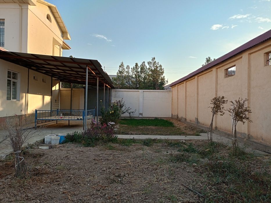 Уй сотилади коттедж 2 Этаж