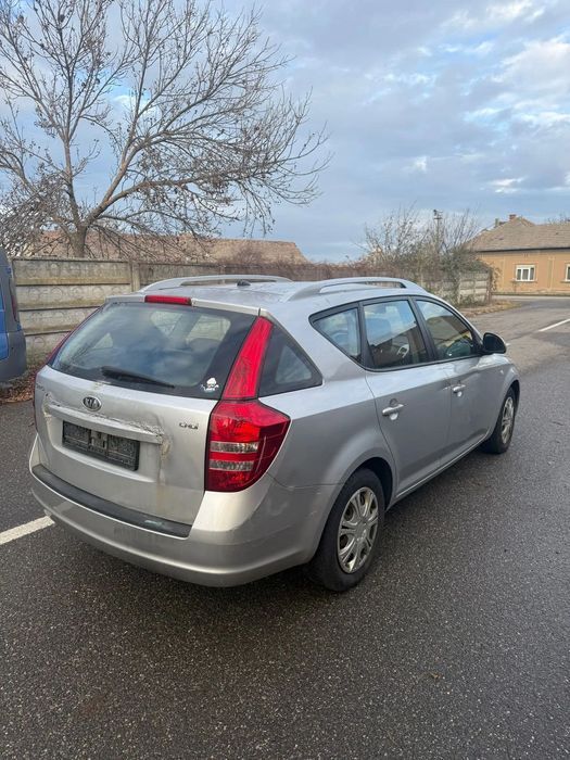 Dezmembrez Kia Ceed SW 1.6 d