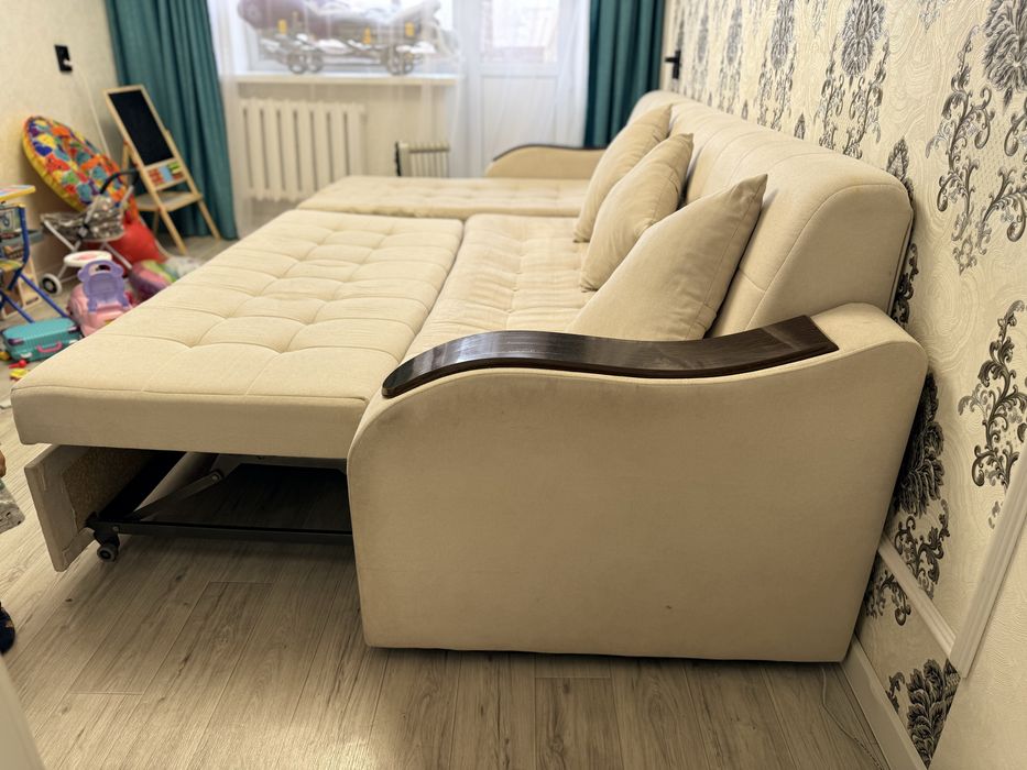 Продаю диван угловой