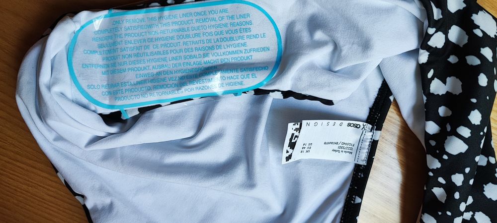 Costum de baie model deosebit alb/negru