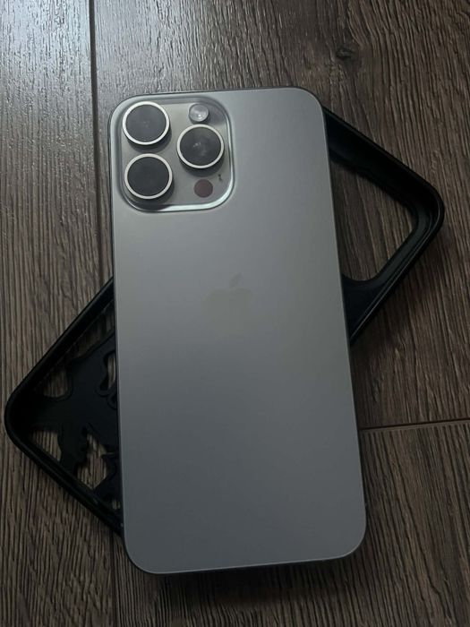 Iphone 15 pro max.   .