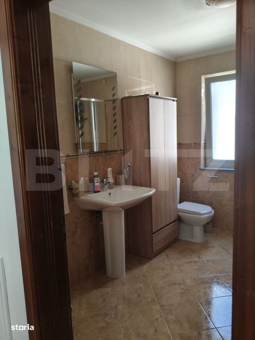 Casa cu 5 camere, suprafata utila 208 mp, loc. Halmeu