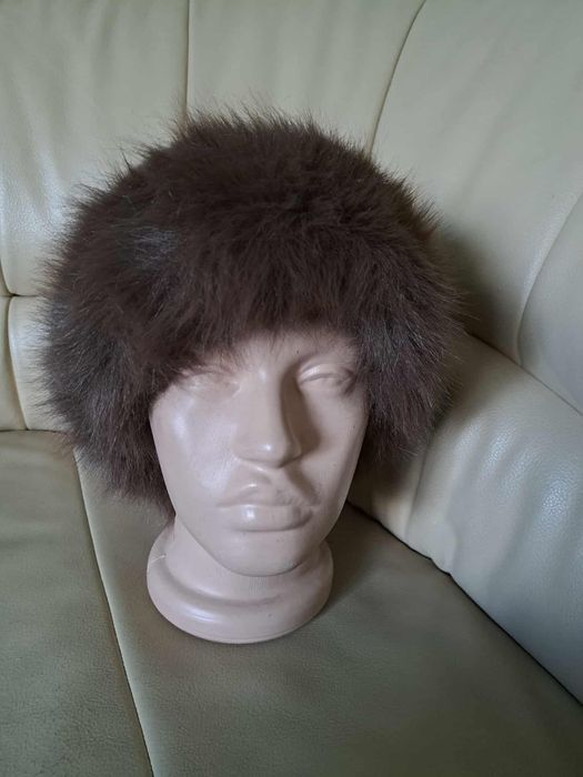 Луксозна зимна дамска шапка