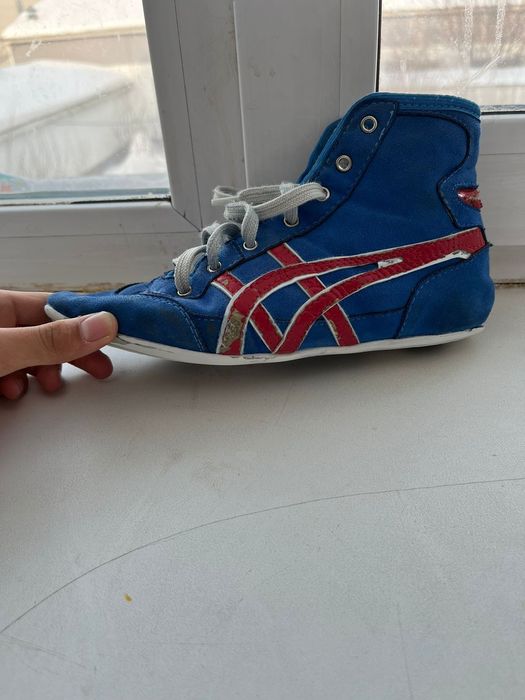 Бортцови Asics Tiger