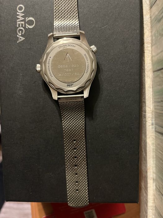 Часовник Omega.