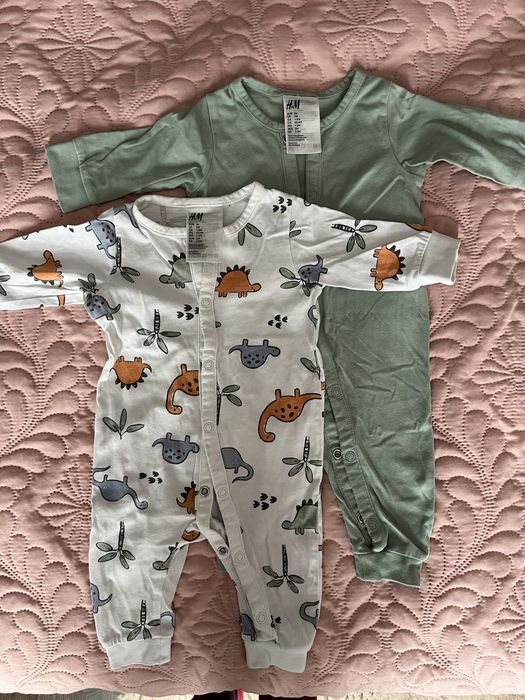 Lot haine bebe marimea 56