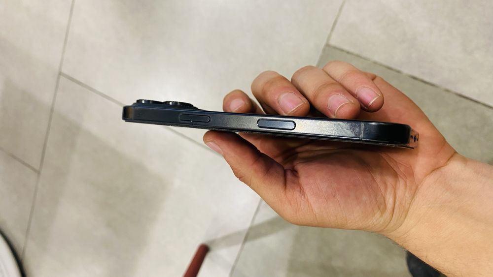 Продам срочно Iphone 16 PRO 256