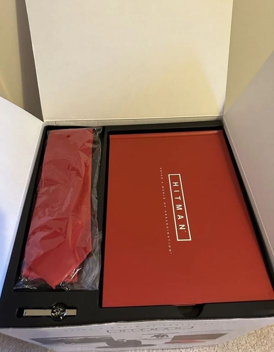 Hitman Collectors edition, Agent 47 , suitcase PS4