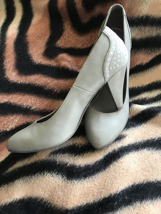 Pantofi cu toc de 7cm din piele