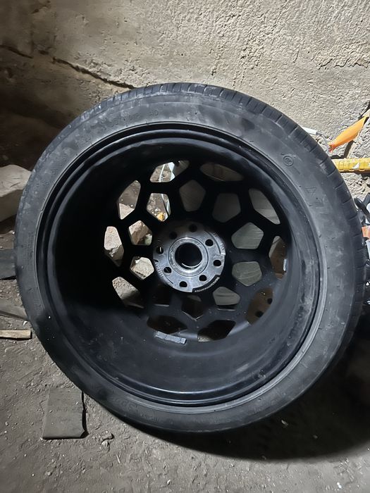 Продам четыре летние шины вместе с дисками