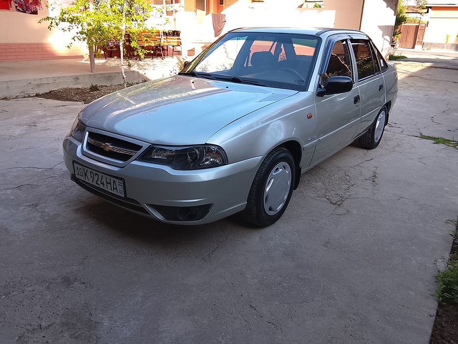 Moshina holati yahshi mator ishi yoq balonlari holati yangi hich qanaq