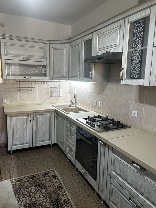 Продам хороший кухонный гарнитур