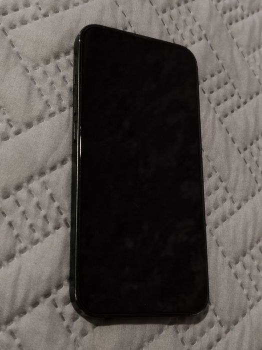 Продам айфон 13 в хорошем состоянии