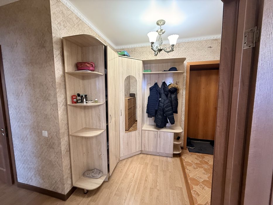 Продам шкаф в прихожую