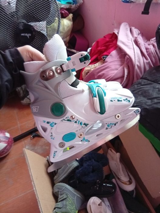 Vând patine noi 27/30