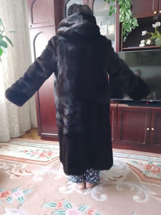 Продам норковую шубу