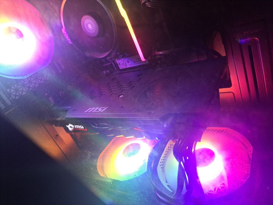 Продавам геймърски компютър