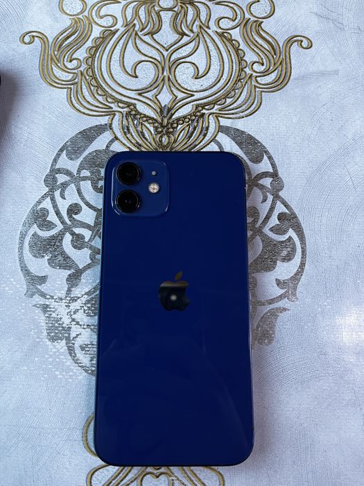 iPhone 12 хорошем состоянии