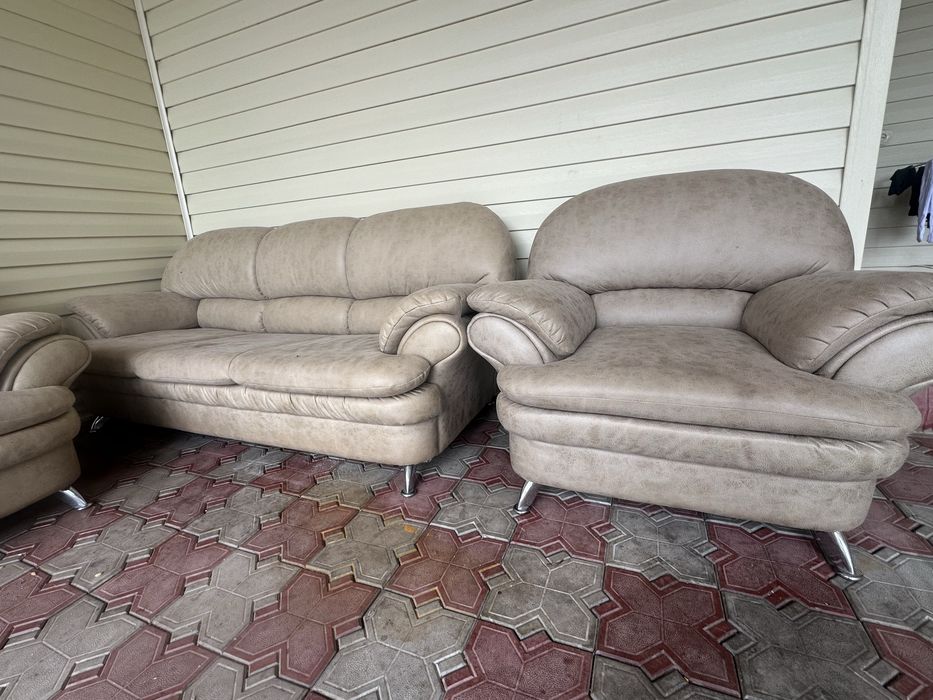 Продам диван с креслами.  стеральная машына
